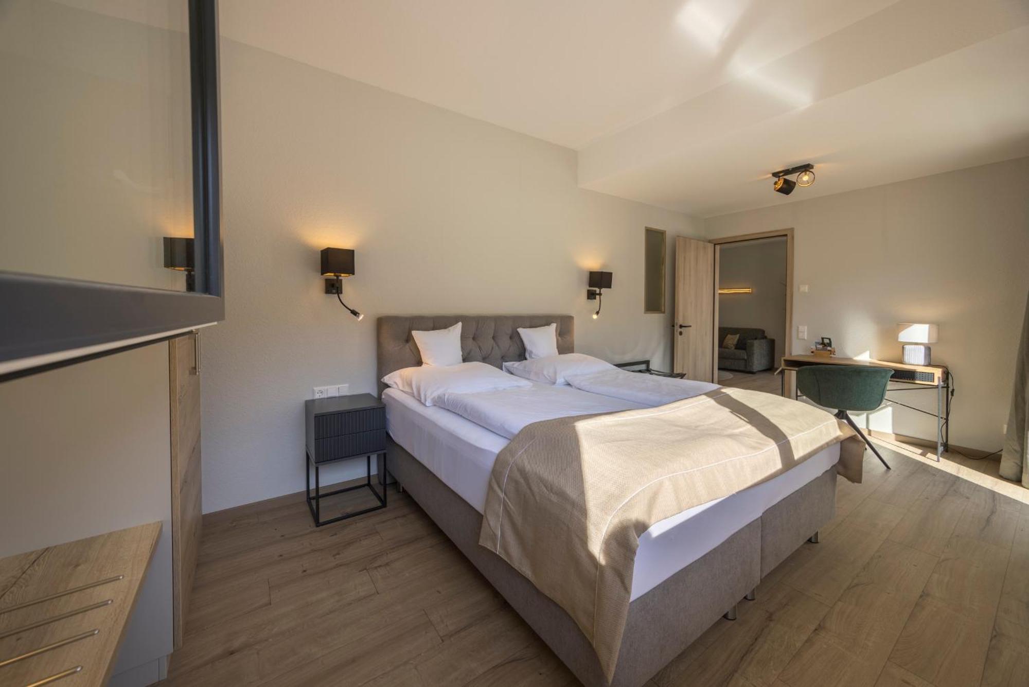 Krone Am Fluss - 3*
