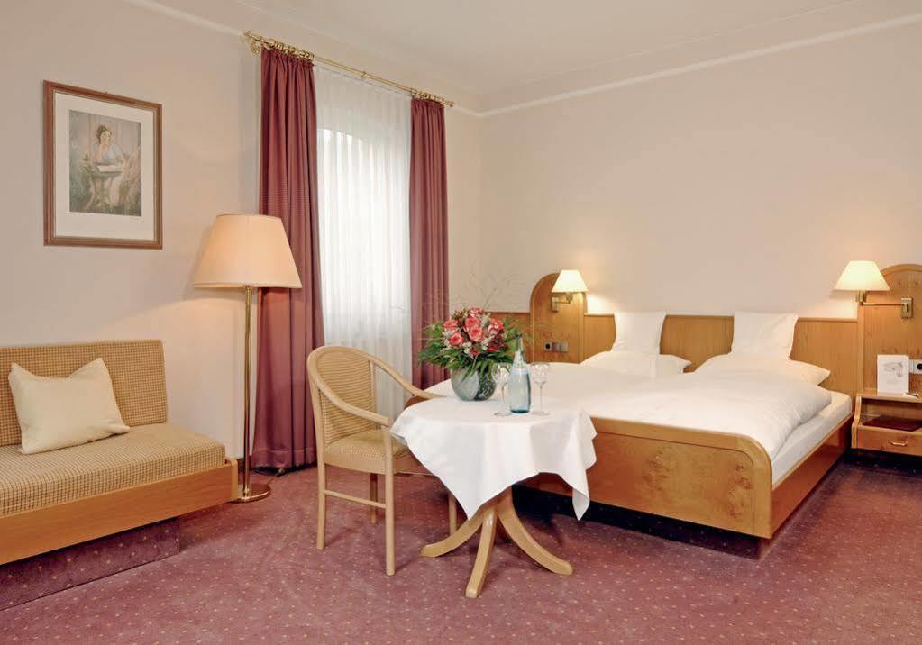 Krone Am Fluss - 3*