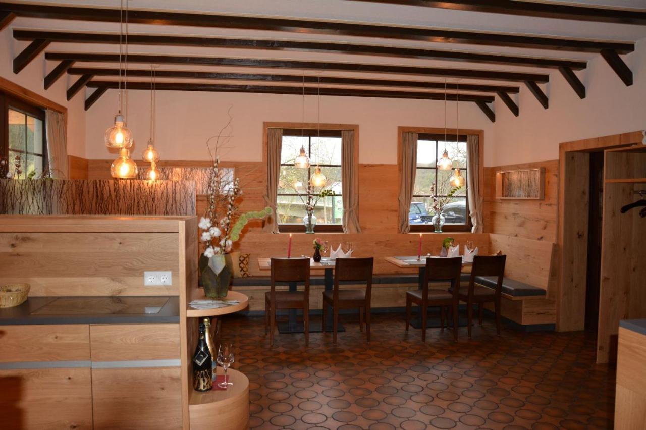 Krone Am Fluss -